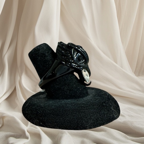 NWOT Kurt Geiger Pavé Eagle's Head Crystal Cocktail Ring - Picture 13 of 13
